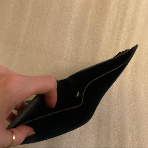 Louis Vuitton Men’s Epi Leather Bifold Wallet w/ Snap Coin Pouch – Blue - Picture 9 of 10